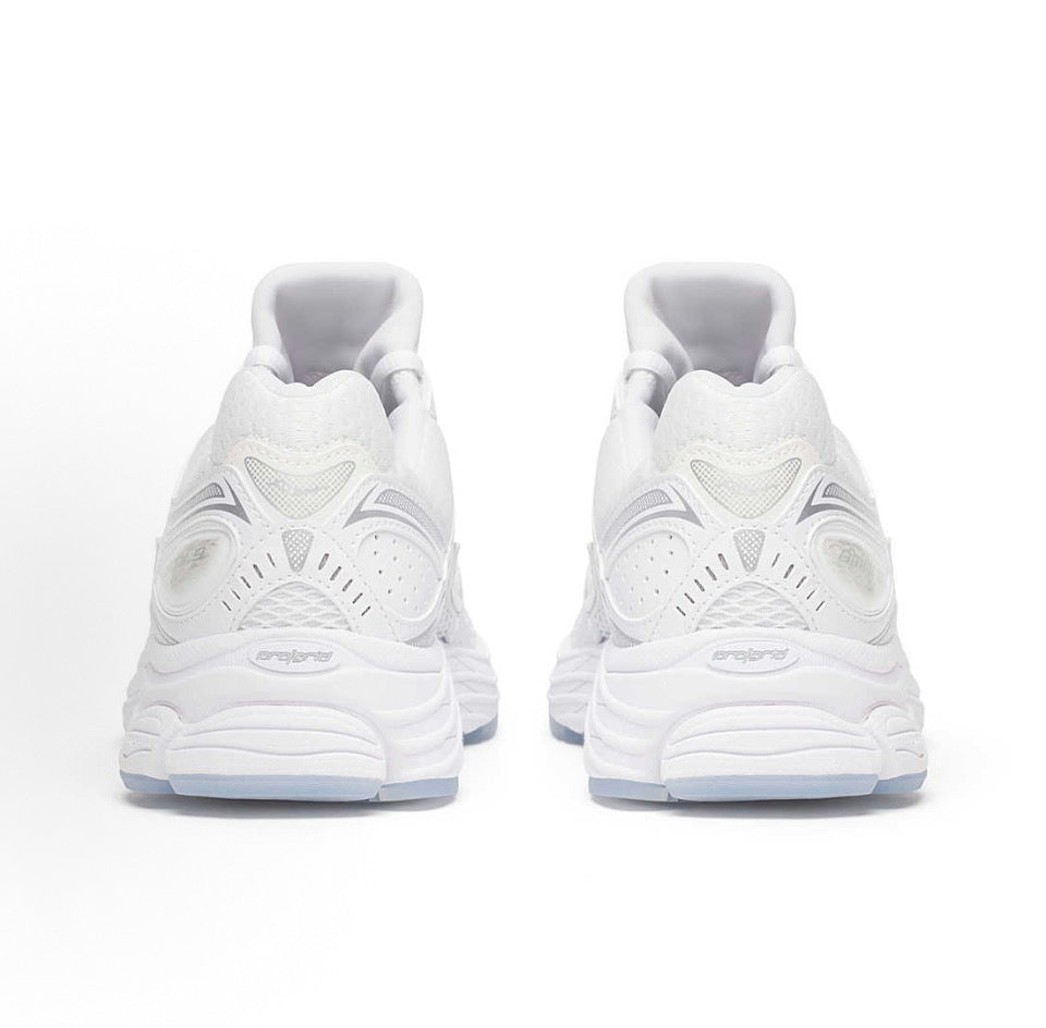 Saucony ProGrid Omni 9 ‘White’